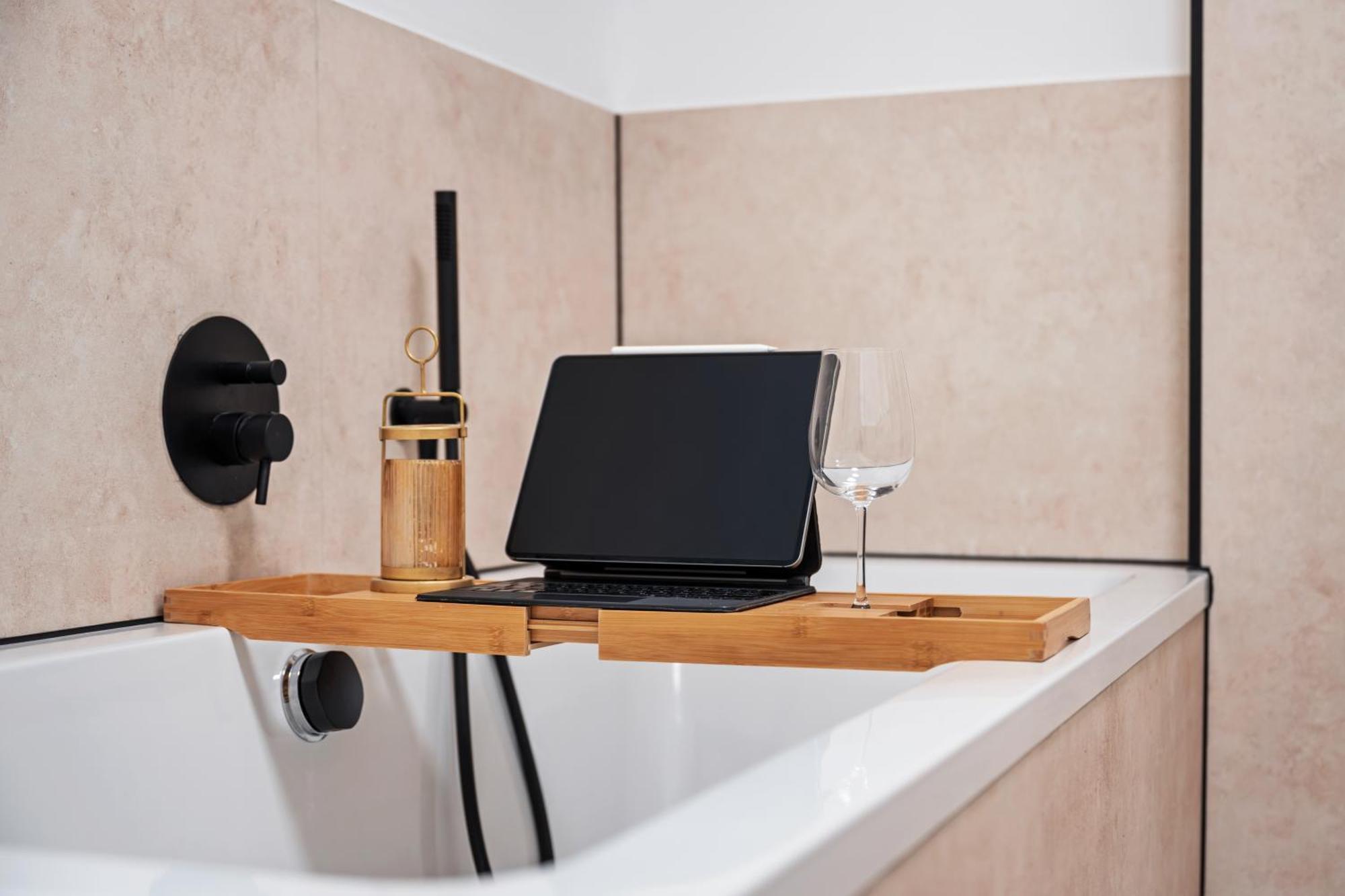 ツウィッカウEdler Wohnraum Schwanenteich-Penthouse Mit Garage, Grill, Kaffeevollautomat, Klima, Lift & Terrasseアパートメント エクステリア 写真